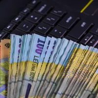 Cum s-a trezit un bărbat cu 10 mii de lei în cont fără să facă nimic. Care erau la detalii - Foto: Profimedia / imagine cu caracter ilustrativ