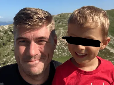 Căpitanul american care a planificat „răpirea” propriului fiu din România de la fosta soție: a angajat detectivi, un instructor de zbor și a plătit 37.000 de euro