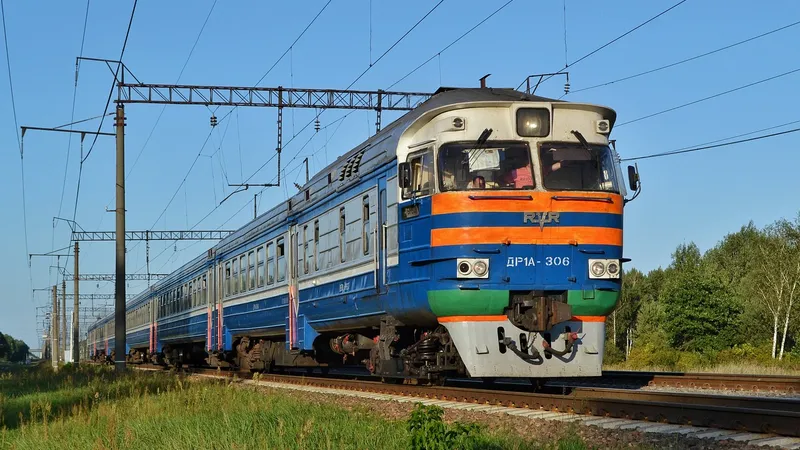 Compania feroviară CFR Călători ia atitudine. Suplimentează trenurile pe ruta Râmnicu Vâlcea – Sibiu - Foto: Pixabay (imagine cu caracter ilustrativ)