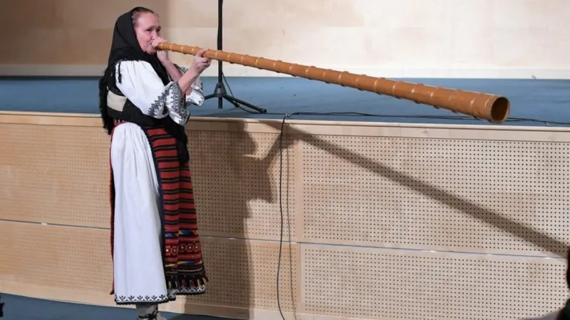 Tulnicăreasa Mariana Gligor la primirea titlului de Tezaur Uman Viu, București, 1 martie 2019 - Foto: Ziarul Lumina / Luigi Ivanciu