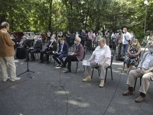 Lansarea de la București a cărții „Covid, colivia noastră”. Foto Inquam Photos/Octav Ganea