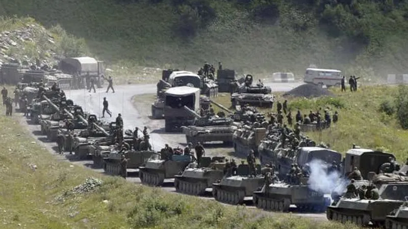 Rusia își retrage o parte din trupele din Donbas - Foto: Twitter/ @monmarancy