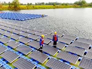 Prima fabrică de panouri fotovoltaice plutitoare din Europa, în România. Unde va fi construită? - Foto: etech.iec.ch (Imagine cu rol ilustrativ)