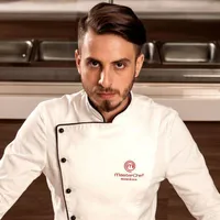 Un jurat MasterChef a fost prins conducând drogat prin București. Depistat pozitiv la 2 „preparate” - Foto: Facebook/ Chef Foa