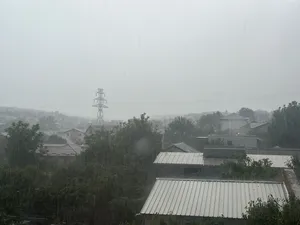 METEO Ploaie torențială la Iași cu grindină și averse torențiale. Localnicii au primit RO-ALERT - FOTO NEWSWEEK