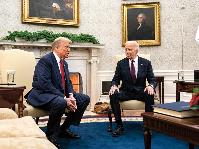 Președintele american, Joe Biden, și președintele ales al SUA, Donald Trump, în timpul unei întâlniri în Biroul Oval al Casei Albe din Washington - Foto: Profimedia Images