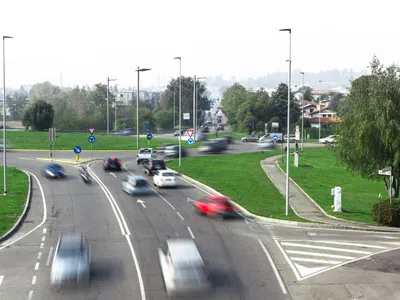 Circulația în sensul giratoriu - Foto: Profimedia Images