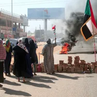 Lovitură de stat în Sudan. Prim-ministrul a fost arestat, zborurile și internetul au fost oprite/FOTO: Aljazeera