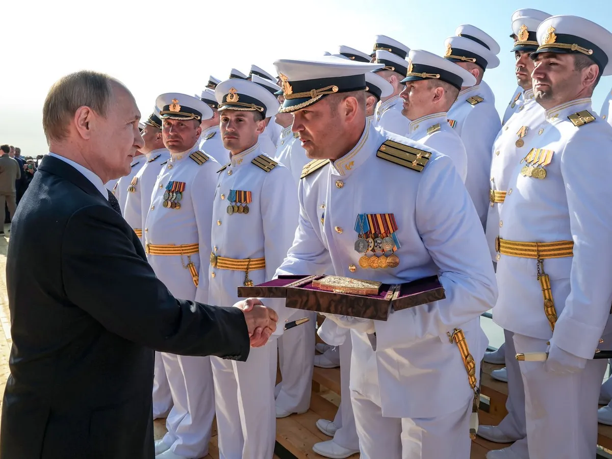 Putin primește onoruri militare - Foto: Profimedia Images
