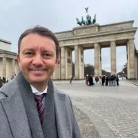 Mureșan: Poate îi spune cineva lui Georgescu că fondurile europene vin de la statele mai dezvoltate - Foto: Facebook / Siegfried Mureșan