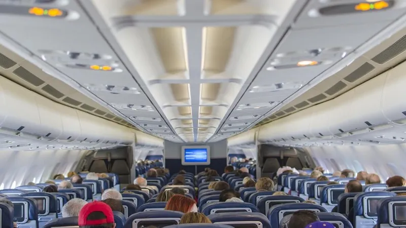 O nouă regulă la urcarea în avion. Ca să zbori, mai întâi trebuie să te cântărești - Foto: Profimedia / imagine rol ilustrativ
