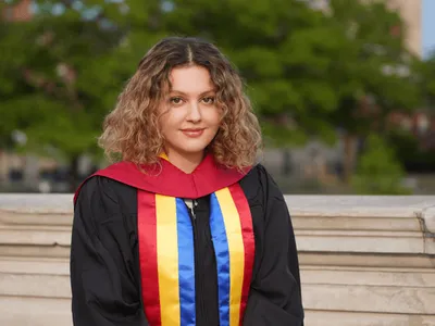 Fata din Roșiori de Vede care a absolvit Harvard și lucrează la NATO. Povestea Laviniei Teodorescu: „M-aș întoarce oricând în România”   