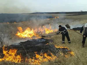 Foto: Incendiu puternic în Ploiești. E al doilea de astăzi Sursa: ISU