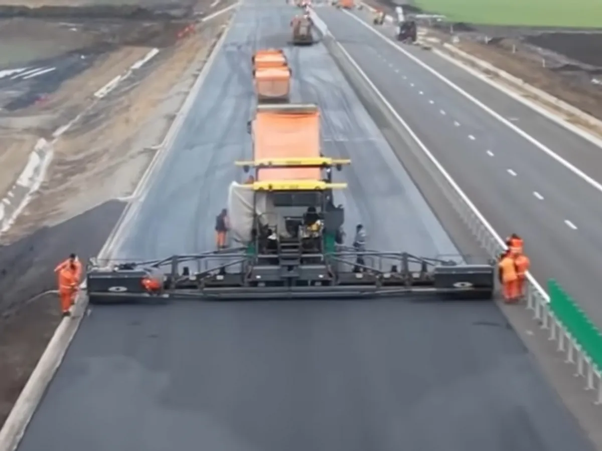 Când vor „zbura” șoferii pe autostrada A7 de la Buzău la Focșani? Lucrările pe lotul 3, la 85% - Foto: captură video