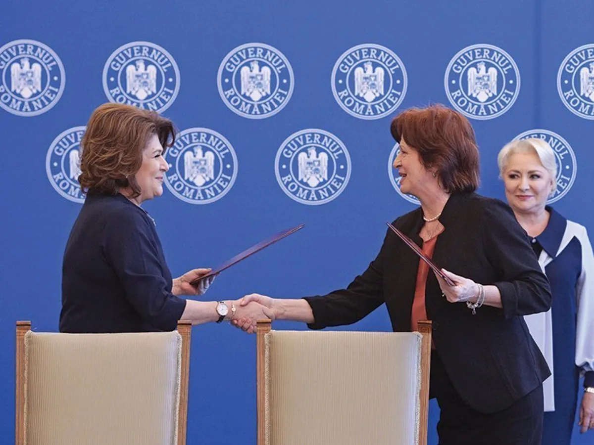 Gabriela Coman, șefa ANPDCA, alături de premierul Viorica Dăncilă și ex-ministra Rovana Plumb, la lansarea „Team-Up”, program în valoare de peste 2,6 miliarde de lei