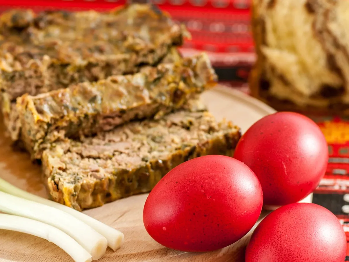 Cum prepari cel mai bun drob de pe masa de Paște? Ai nevoie de câteva ingrediente din grădină  - Foto: Profimedia Images (imagine cu rol ilustrativ)