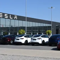 Sixt nu mai vrea să închirieze mașini electrice Tesla. Se depreciază repede. Cu ce le înlocuiește - Foto: Profimedia Images - Imagine cu rol ilustrativ