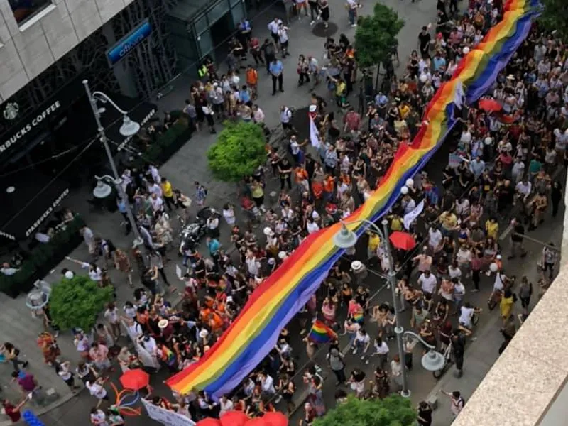 Marșul gay, pe Calea Victoriei. FOTO: Raul Dumitrescu - Facebook