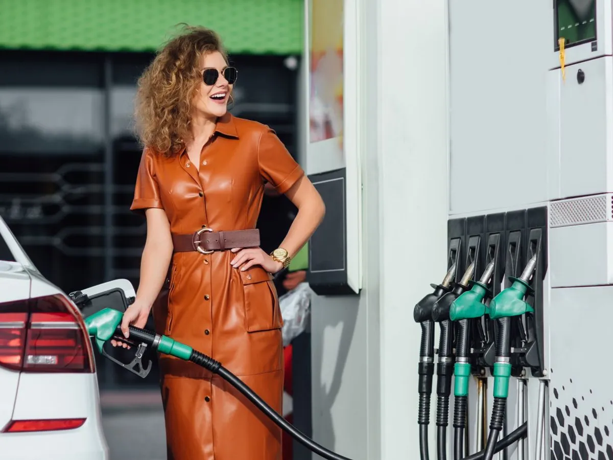 Prețurile carburanţilor auto din Marea Britanie au crescut de la începutul conflictului din Orient