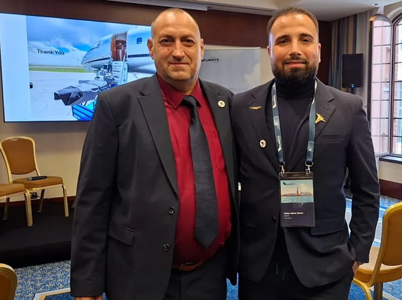 Medicii Valentin Dingă și Adrian Simion sunt singurii români acreditați pentru reaptrieri medicale Foto: arhiva personală