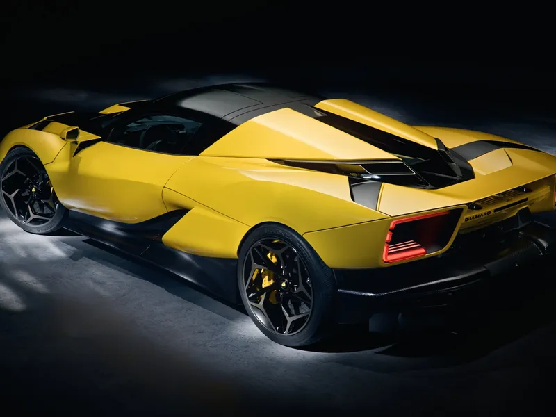 Interzis, iubitorilor de mașini electrice! Supercar cu motor V12 pe benzină de 2.128 de cai, manuală - Foto: Giamaro Automobili