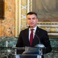 Mihai Chirica, primarul Iașului a intrat cu frică în cabina de vot. Ce mesaj a transmis Foto: Facebook/Mihai Chirica