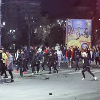 Fanii AUR nu se lasă: vorbesc în gupuri despre „o revoluție” anti-restricții în București. Sursă imagine: Inquam Photos - Bogdan Ioan Buda