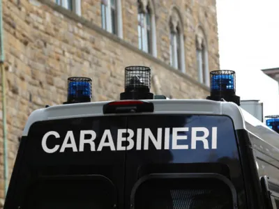 Doi români au mers 100 de kilometri pe o autostradă din Italia cu fiul mort în mașină