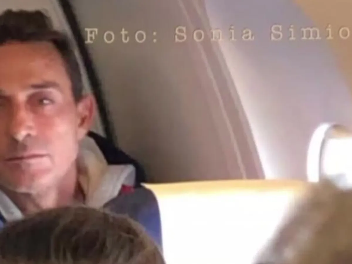 Radu Mazăre, în avionul către închisoarea din România/FOTO: Sonia Simionov