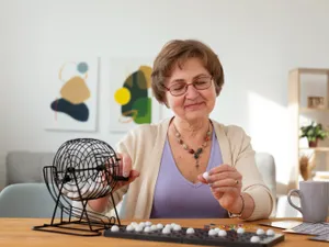 Sprijin lunar la pensie pentru plata curentului. Ce factură trebuie să ai ca să iei bani de la stat? - Foto: Freepik