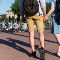 Oameni pe stradă vara - Foto: Magnific.com (Imagine cu rol ilustrativ)