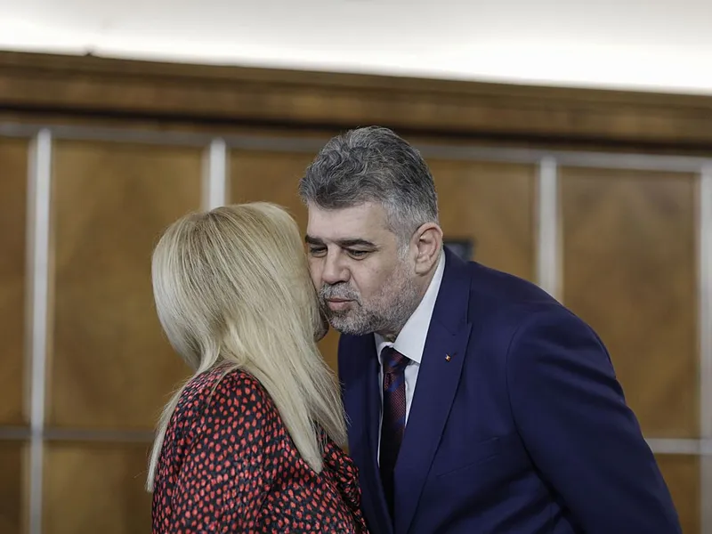 Ciolacu, pe mâna lui Firea, la Primărie - Foto: INQUAM PHOTOS / Octav Ganea