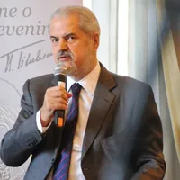 Academia condamnă luarea de mită, dar îl promovează pe Năstase, închis pentru această infracțiune / Foto - Fundația Titulescu