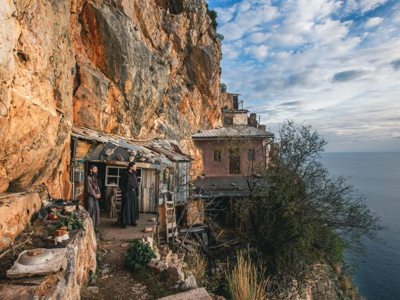 Călugări de pe Muntele Athos - Foto: rickfindler.com