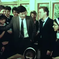Caramitru scapă de arest pentru că avea doar 7 ani - Foto: Youtube / Liceenii