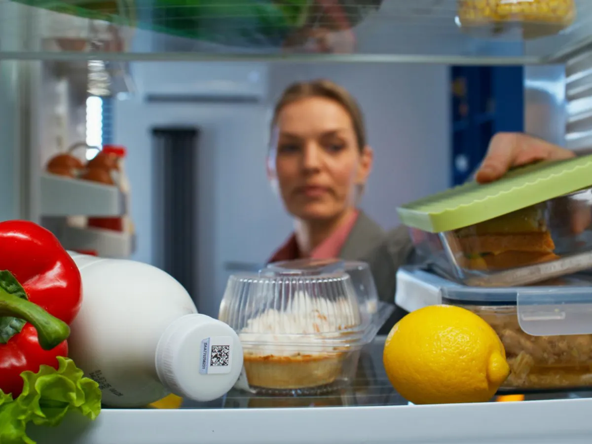 Cât timp se pot păstra sarmalele în frigider și cum se congelează corect. Verifică mirosul și gustul acestora