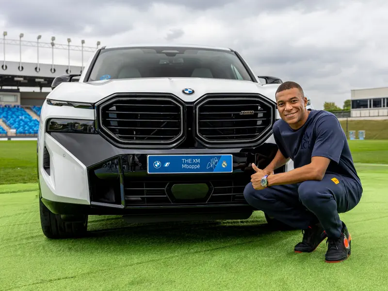 Ce mașini și-au luat galacticii de la Real Madrid? 9 „monștri” M Hybrid și 14 electrice - Foto: BMW