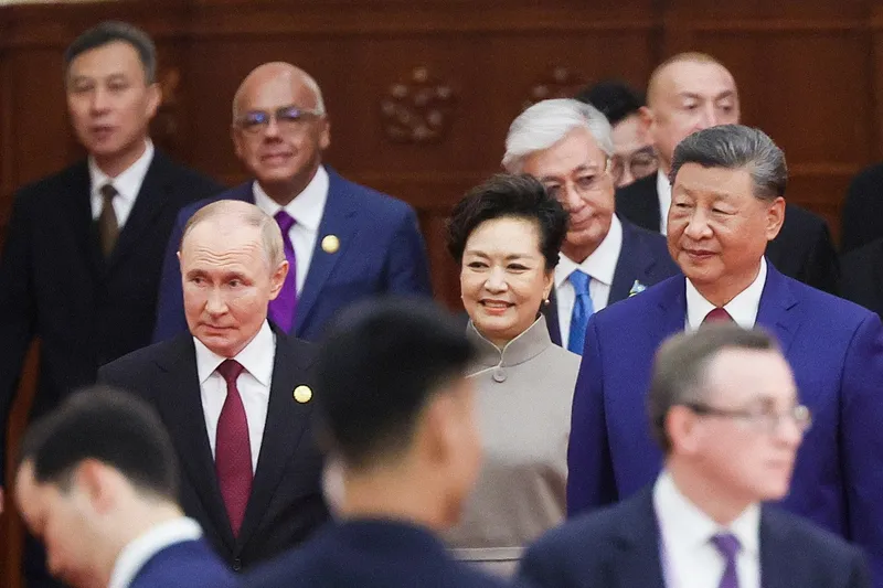După întâlnirea cu Xi Jinping, Putin vrea să „troneze” peste Europa de Est