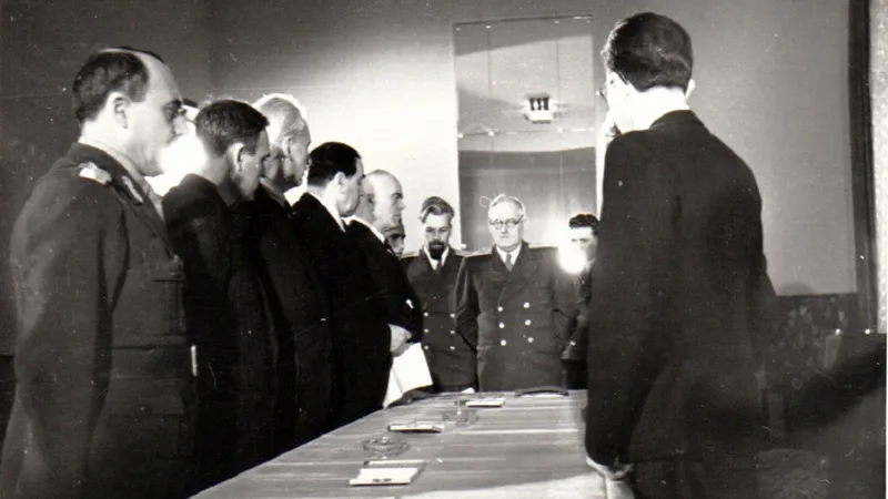 Criminalul din Rusia ce a impus primul guvern comunist în România - Foto: Fototeca online a comunismului românesc (cota 102/1945)