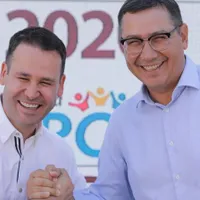 Robert Negoiță și Victor Ponta, fericiți cu noua lor alianță. FOTO: Inquam Photos - George Călin