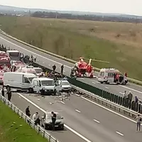 Mai mulți morți și răniți, după un carambol cu șase mașini pe autostrada Timișoara -Deva Foto: alba24.ro