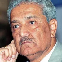 A murit „tatăl programului nuclear al Pakistanului”, cercetătorul Abdul Qadeer Khan. / Foto: globehour.com