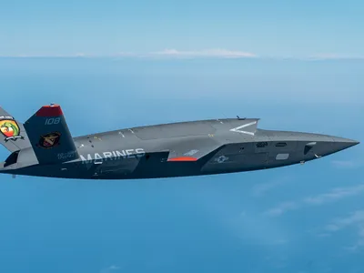 Piloți SUA de F-15 și F-16 conduc drone XQ-58A Valkyrie într-un test revoluționar în luptă - Foto: Profimedia Images