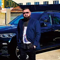 Anaser Duduianu are, desigur, o mașină de lux