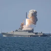 Pericol în Marea Neagră. Navă rusă de război care trage cu 4 rachete Kalibr la 1500 km, gata de atac - Foto: Odeesa Journal