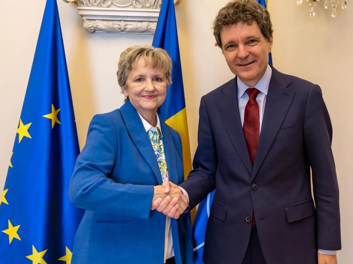 Choate, președinta și directoarea executivă a American Councils și Nicușor Dan, președintele României Foto: Facebook