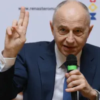 Mircea Geoană anunță că o susține pe Elena Lasconi. Un anunț similar a făcut PNL - Foto: Stirile ProTV