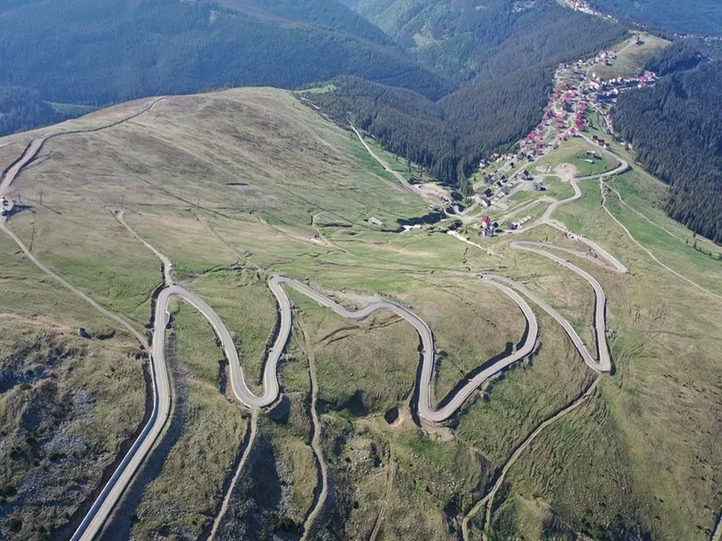 Transalpina intră în reabilitare. CNAIR a anunțat cât timp va mai fi deschisă ruta turistică foto: Facebook/CNAIR