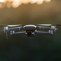 Zeci de drone s-au prăbușit peste oamenii care asistau la inaugurarea unu mall în China/FOTO: Pixabay