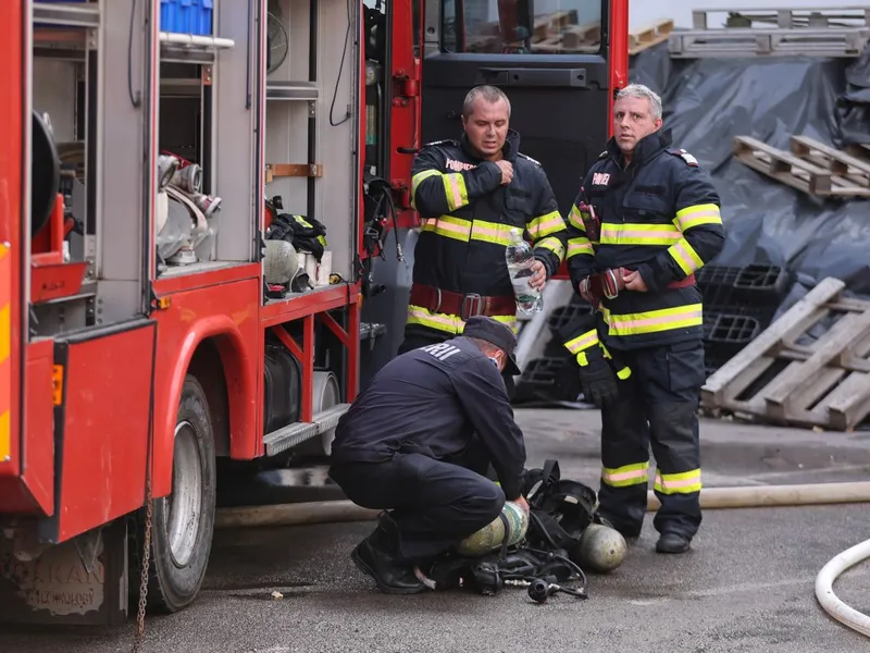 Alertă la Spitalul de Pediatrie "Sf. Maria" Iaşi. Degajări mari de fum. Zeci de pacienți evacuați/FOTO: Inquam Photos / Costin Dinca